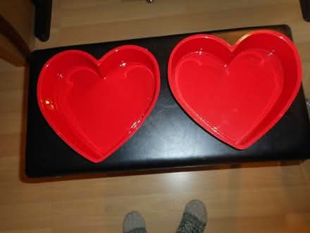 Photo of free plastic heart-shaped dishes #1