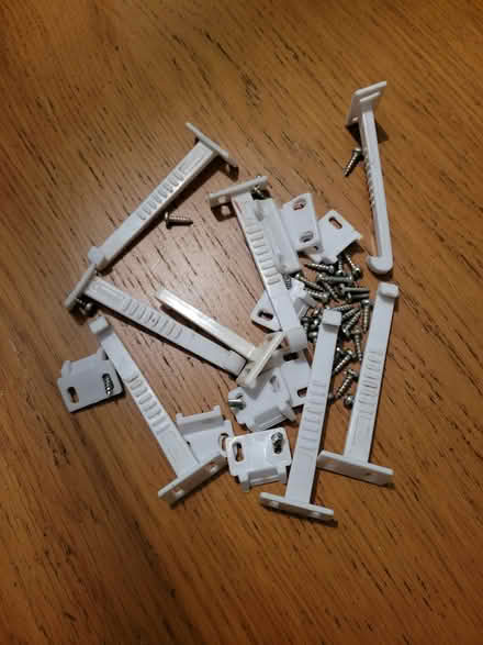 Photo of free A selection of child proof catches (BR6) #1