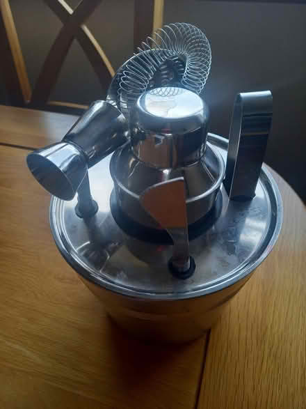 Photo of free Cocktail shaker set (Bowers Gifford SS13) #1