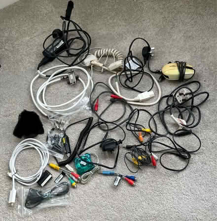 Photo of free Various wires & connecters (Manchester M20) #4