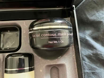 Photo of free cremes and lotions (Lawrence/ El Camino Real) #4