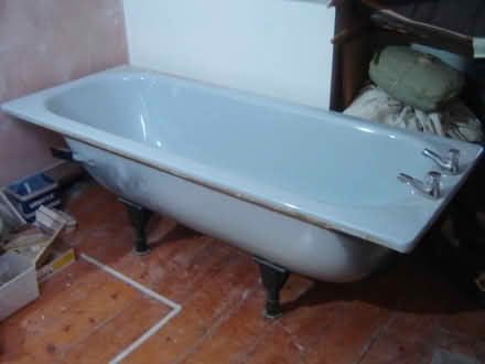 Photo of free Grey Enamal Bath ((Malvern Link Top WR14)) #1