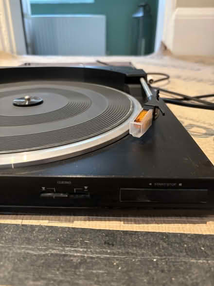 Photo of free Technics Turntable & Pioneer Tuner (Molesey KT8) #3