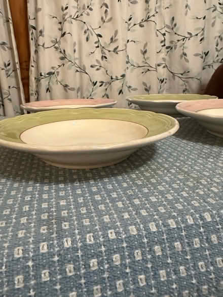 Photo of free 4 bowls (Malden) #2