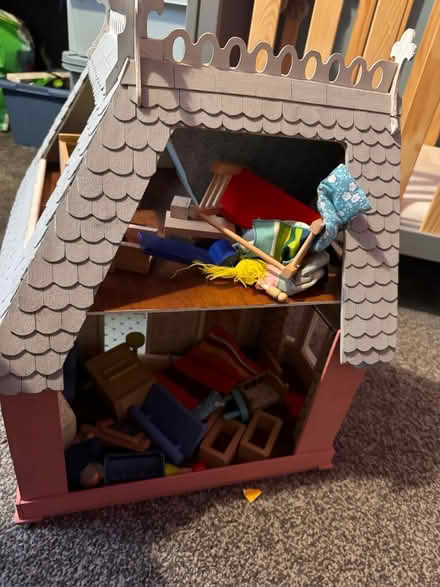 Photo of free Dolls house (New England) #2
