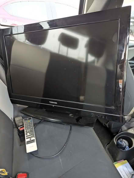 Photo of free 32inch Tv (Ermin Park GL3) #1