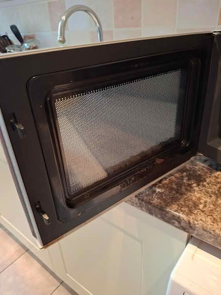 Photo of free 25 ltr Microwave (Lowestoft north side) #3