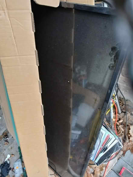 Photo of free 49 inch blaupunkt led tv (SK7 Hazel grove) #1