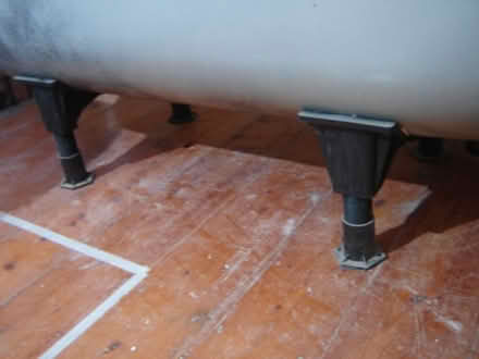 Photo of free Grey Enamal Bath ((Malvern Link Top WR14)) #3