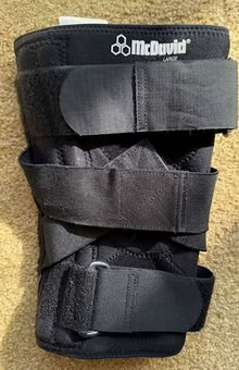 Photo of free Knee Brace (Cupertino - DeAnza and 280) #1