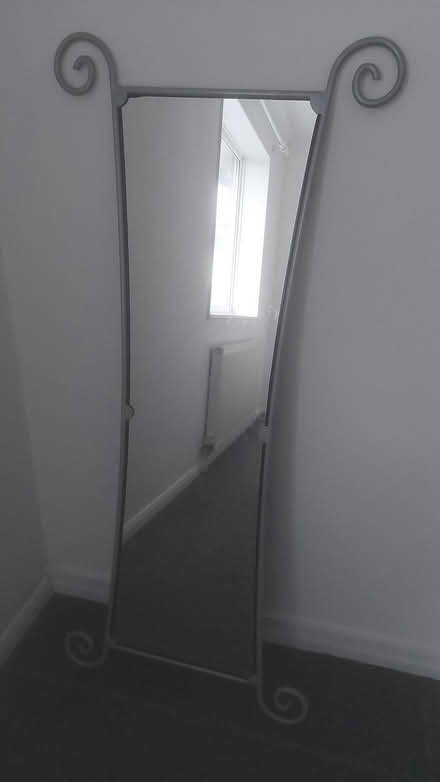 Photo of free Mirror (Little ridge avenue TN37) #1