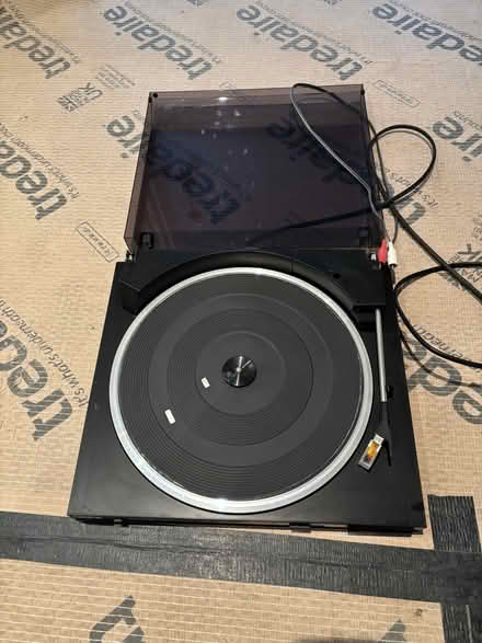 Photo of free Technics Turntable & Pioneer Tuner (Molesey KT8) #1