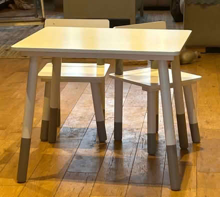 Photo of free Child’s table and 2 chairs. (Yarnton OX5) #1