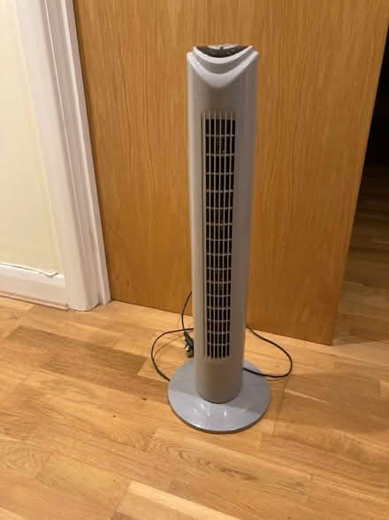 Photo of free Grey tower fan, 80cm (Sydenham se26) #1