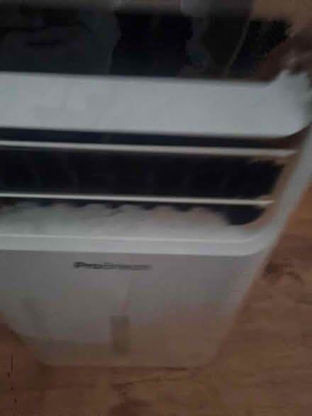 Photo of free Air con unit (Mitcham CR4) #2