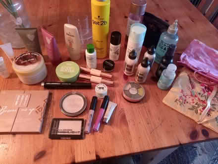 Photo of free Make up and toiletries (Lower Morden SM4) #1
