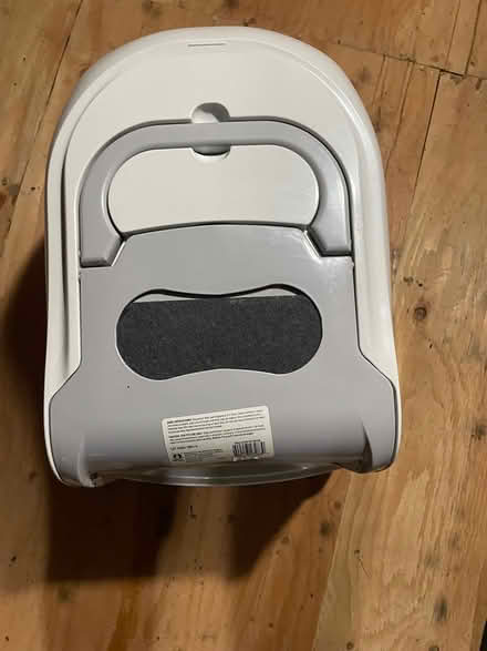 Photo of free New Kitty litter bin with cover (Mount Vernon) #1