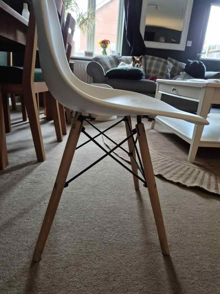 Photo of free Single white chair (RG2 Shinfield) #2