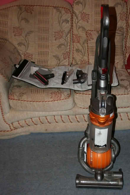 Photo of free Dyson DC-25 Bagless Upright Vacuum Cleaner (Barrow upon Soar LE12) #1