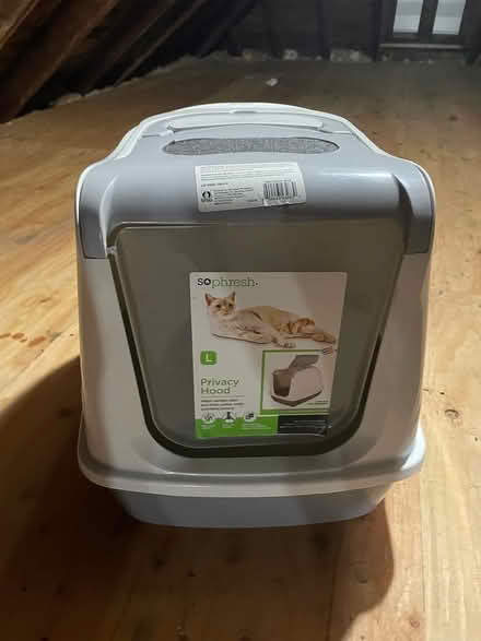 Photo of free New Kitty litter bin with cover (Mount Vernon) #2