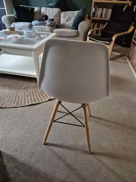 Photo of free Single white chair (RG2 Shinfield) #3