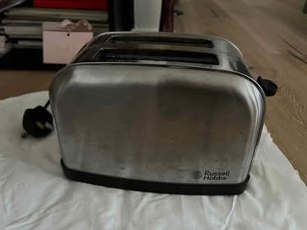 Photo of free Toaster Russell Hobbs (E1W) #1
