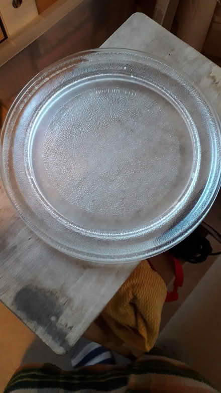 Photo of free Microwave plate (Stockbridge EH4) #1