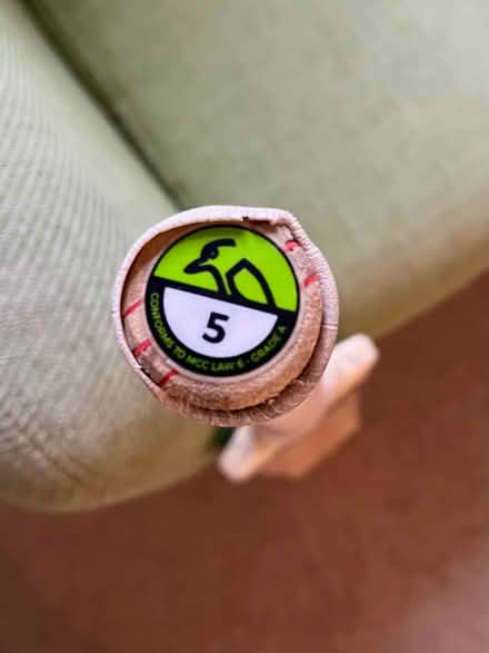 Photo of free Cricket bat, size 5 (M33 near Sale Grammar School) #3