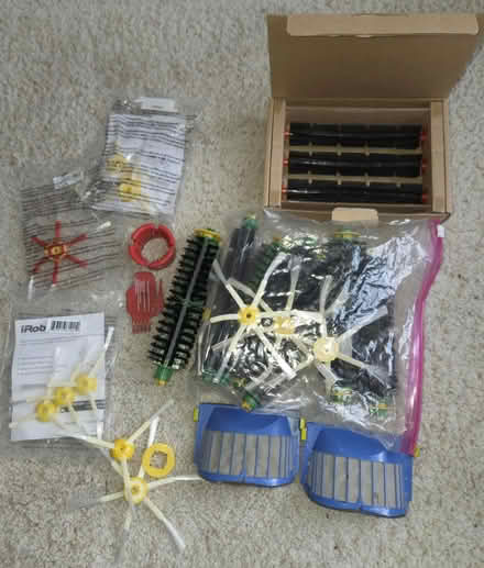 Photo of free IRobot Roomba 560 (Bernardo & Iowa, Sunnyvale) #2