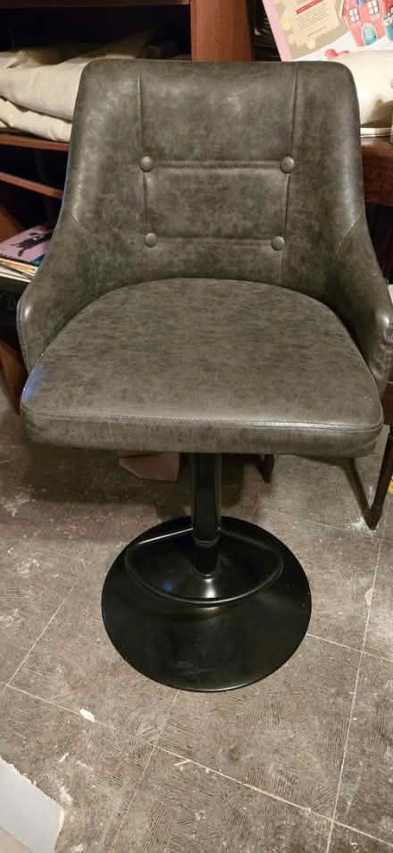 Photo of free 6 Adjustable bar/counter chairs (Eastside 22nd/Houghton) #1
