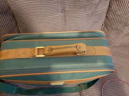Photo of free Hand luggage shoulder bag (Milton Ernest) #2
