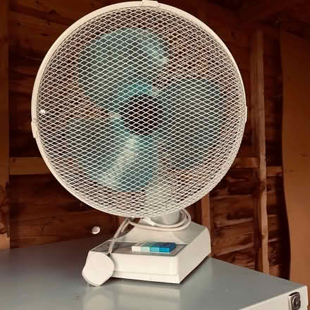 Photo of free 2 x fans, working one on a stand which can be dismantled. (South Hornchurch RM13) #2
