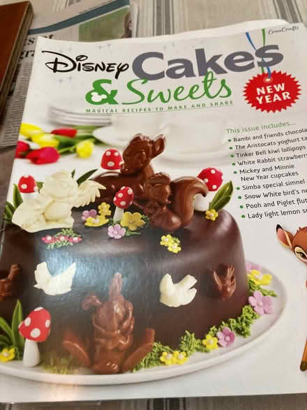 Photo of free Disney cakes magazines ( 20?) (Four Marks GU34) #1