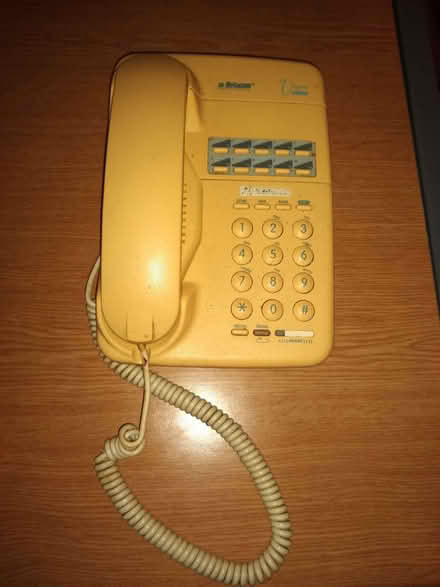 Photo of free Betacom telephone handset (Top Amersham HP6) #1