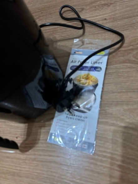 Photo of free Small airfryer. NEW (Eastbourne BN22) #3