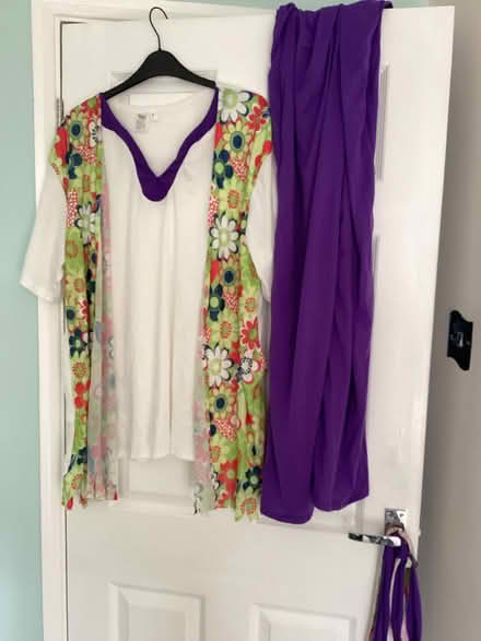Photo of free Men’s Hippy Costume (Harold Wood RM3) #1