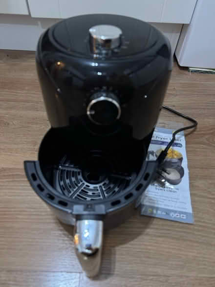Photo of free Small airfryer. NEW (Eastbourne BN22) #2