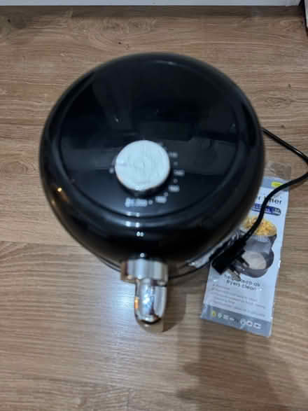 Photo of free Small airfryer. NEW (Eastbourne BN22) #4