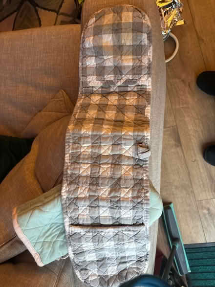 Photo of free Oven mits (Limehouse E1) #2