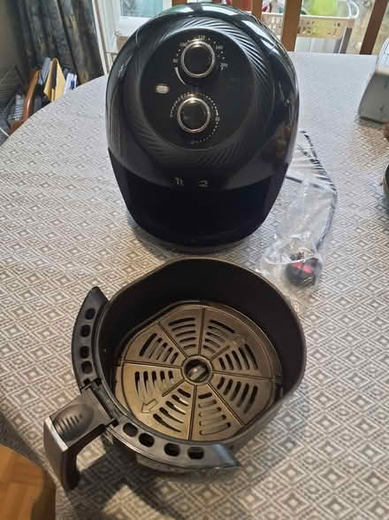 Photo of free Air Fryer - Single Drawer (Chichester, PO19) #1