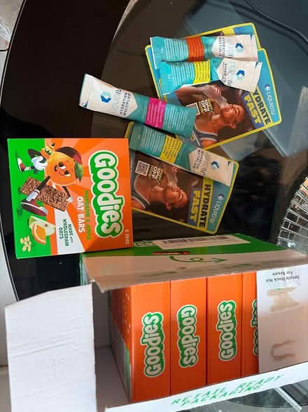 Photo of free Oat bars and hydrating powder (Bracknell’s RG42) #1