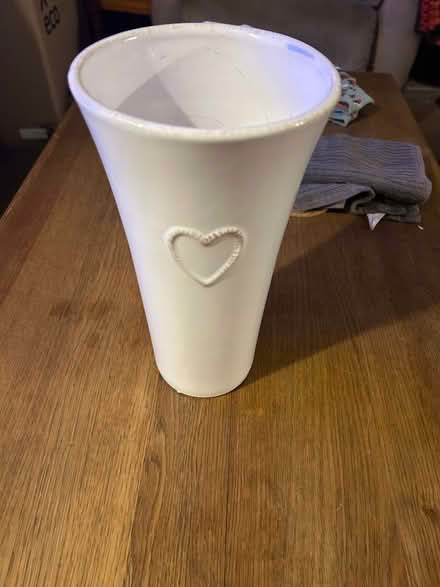 Photo of free Vase (Pallet Hill CA11) #1