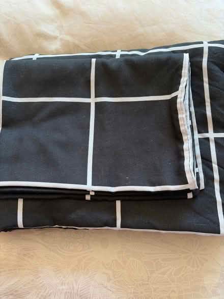 Photo of free Single duvet cover set (Sheddingdean RH15) #1