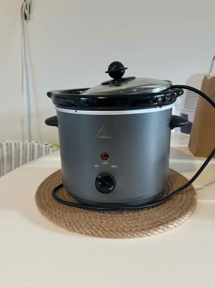 Photo of free Small slow cooker (MK7 Walton Park) #1
