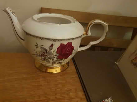 Photo of free China teapot decoration only (Tilehurst RG31) #1
