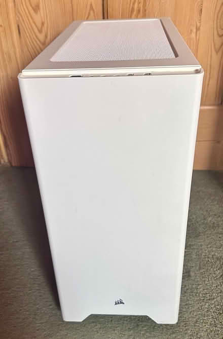 Photo of free Corsair Mid-Tower ATX PC Case (Haslemere GU27) #2