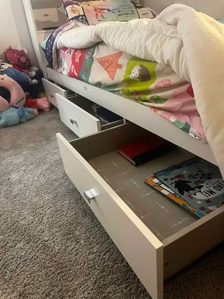 Photo of free Girls twin bed & dresser (Quakertown) #3