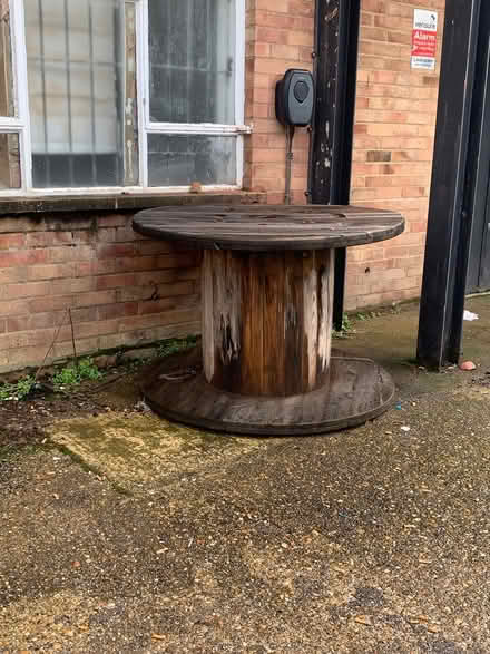 Photo of free Heavy duty cable reel (Dunstable) #1