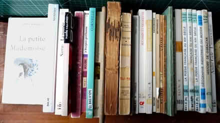Photo of free 27 more French Literature (Glasgow G43) #1