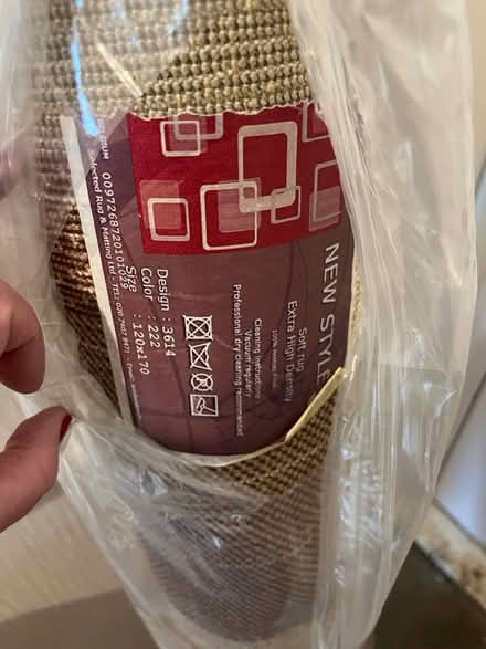 Photo of free Brand new red rug - Cumbernauld (Cumbernauld G67) #1